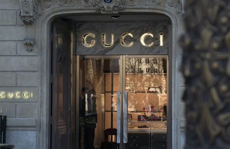 why Gucci uses Instagram